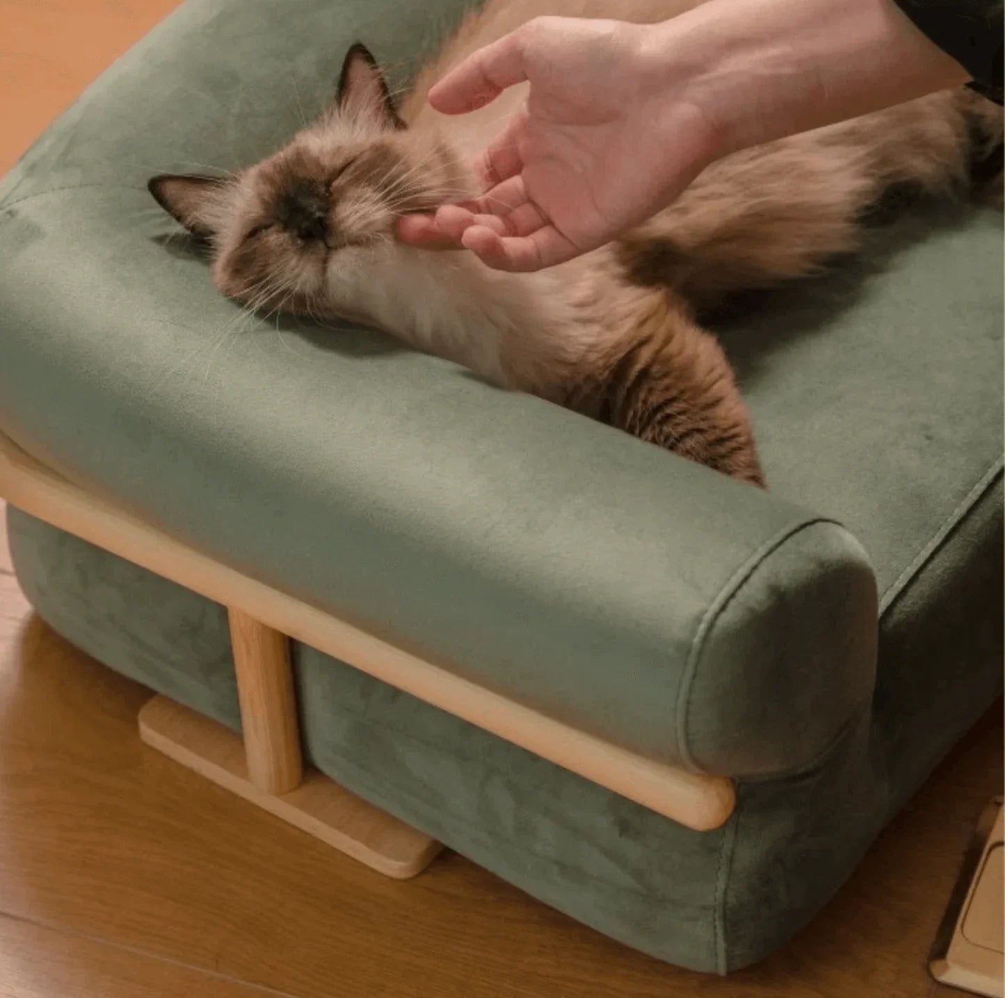 KAMA MUTA Bread Pet Bed - Italian-Inspired Design with Memory Foam and Ash Wood Frame-Petroom