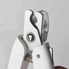 Michu LED light nail clipper for pets Hygiene 2.0 Version showing the clipper's cutting mechanism.