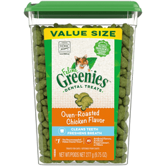 Greenies Dental Oven Roasted Cat Treats Chicken Flavour 277g in a value size container, promoting dental health for cats.