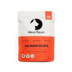 Salmon Fillet Freeze Dried Treats For Cats & Dogs 80g package by MeatyTreaty, featuring human-grade salmon fillets.