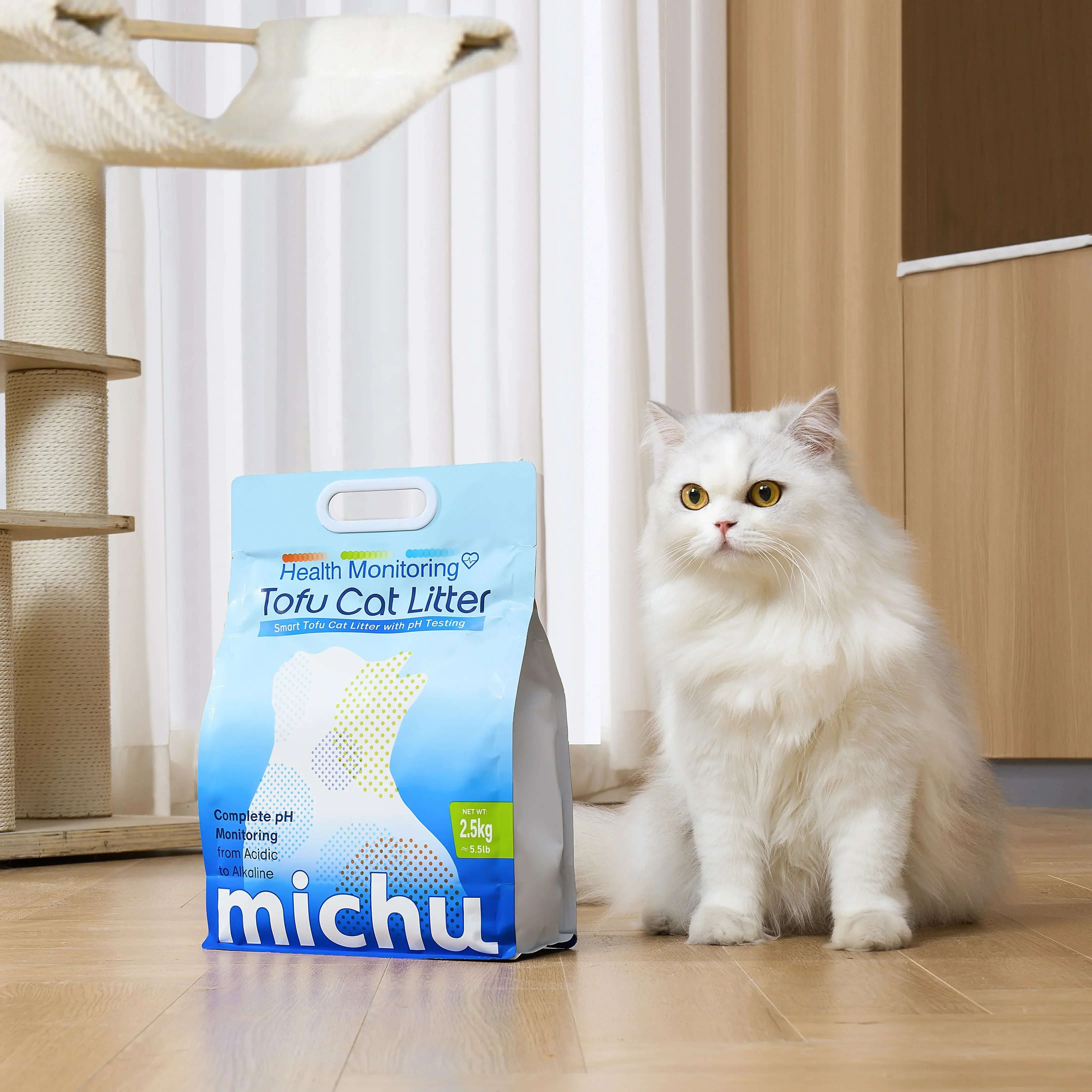 Michu Health Monitoring Cat Litter 2.5kg/6L - pH Monitoring from Acidic to Alkaline with a fluffy white cat in a home setting.