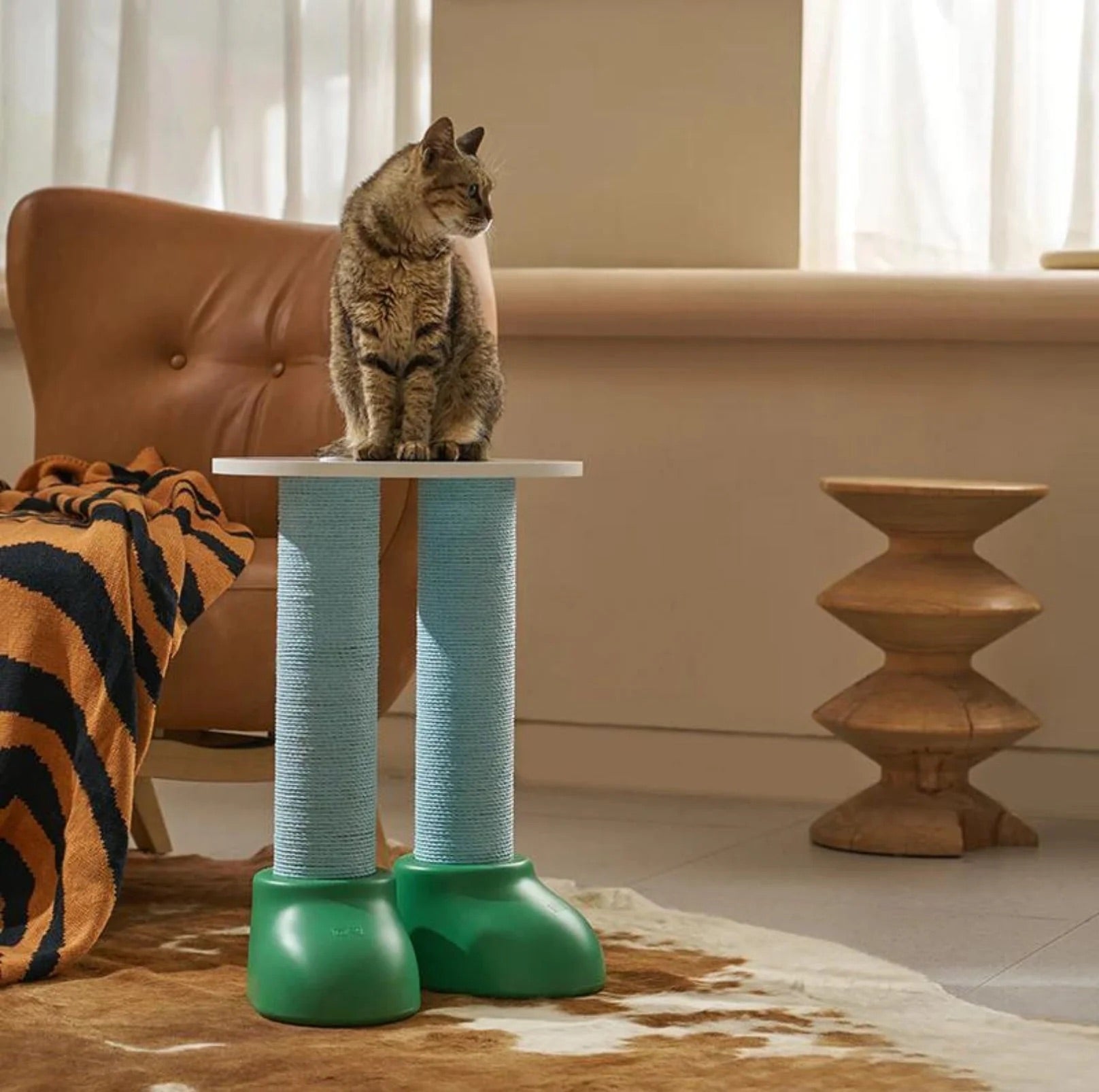 MAKESURE 3-in-1 Cat Scratcher, Bed, and Side Table - Stylish Feline Furniture-Petroom